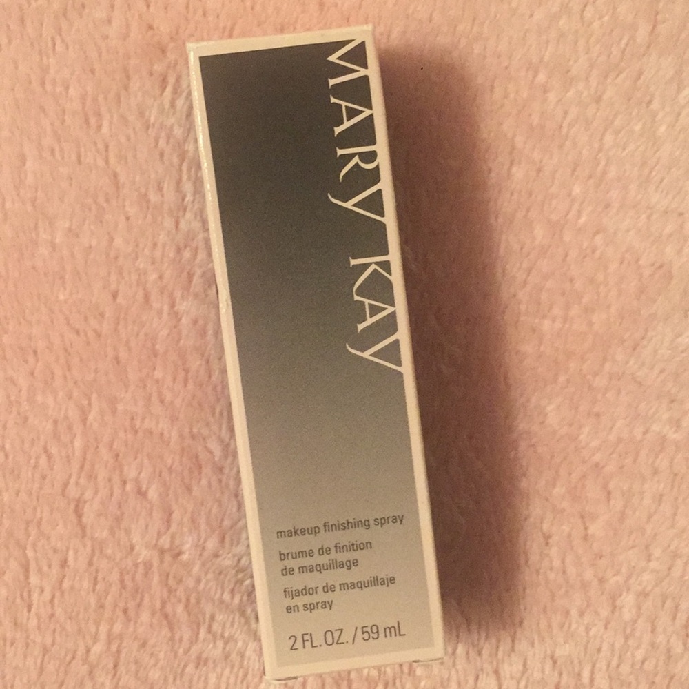 Mary Kay make up finishing spray